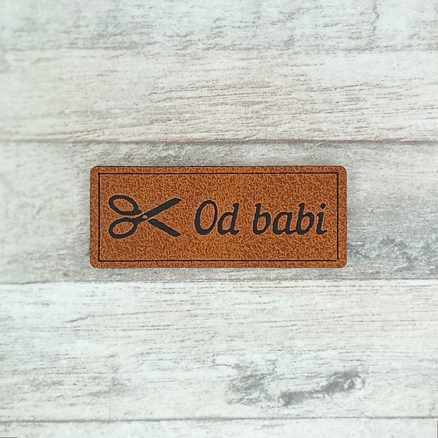 Koženkový štítek Od babi (PL11)